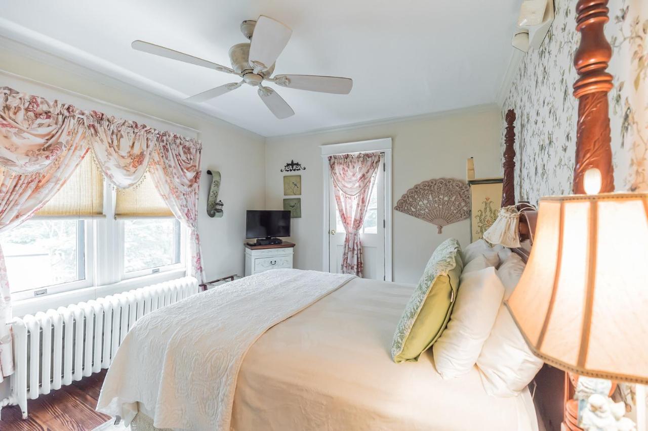 The Inn On Holly B&B Pitman Экстерьер фото